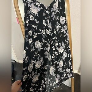 Black floral maxi skirt (fits xl/2xl) ignore tag